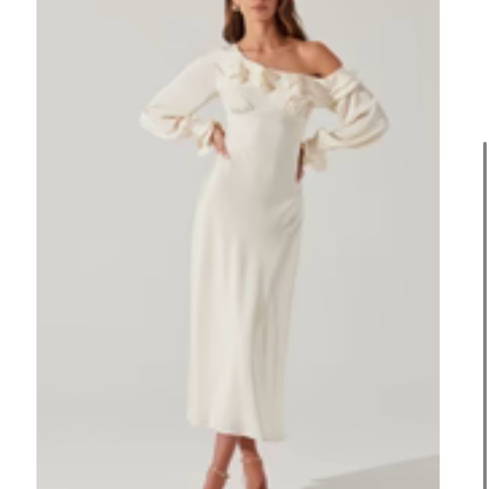 ASTR the Label White Satin Midi Dress